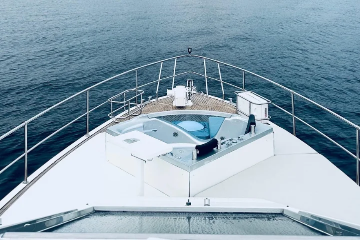 Sultan – 70 ft Luxury Yacht