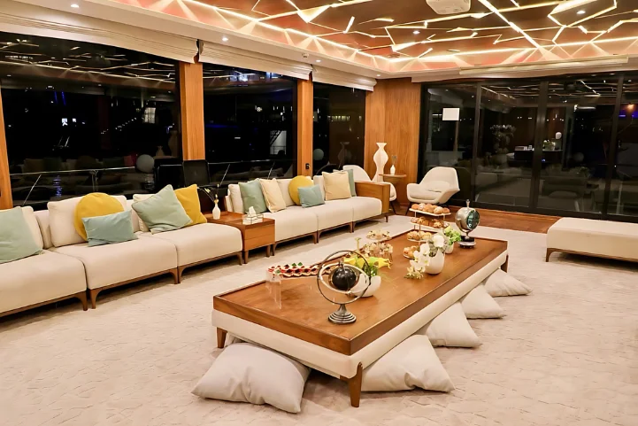 Indiamo – 80 ft House Boat - Image 2
